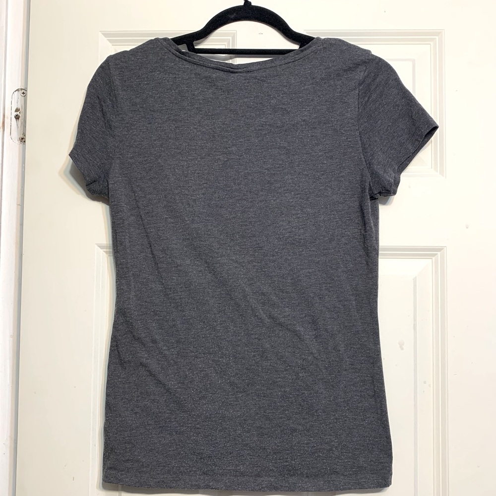 3/$16 H&M BASIC Grey Short Sleeved Scoop Neck Tee - Picture 3 of 5